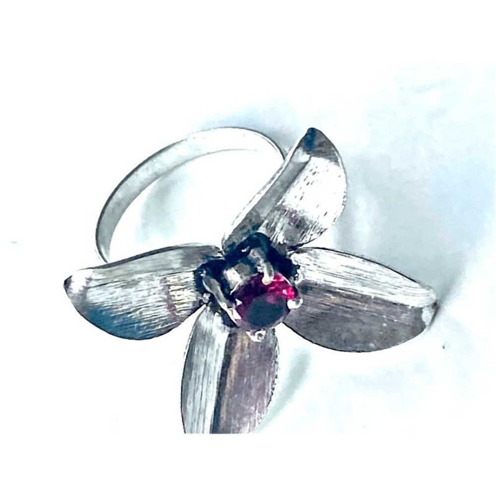 Garnet Flower Ring Modernist Brutalist Size 9